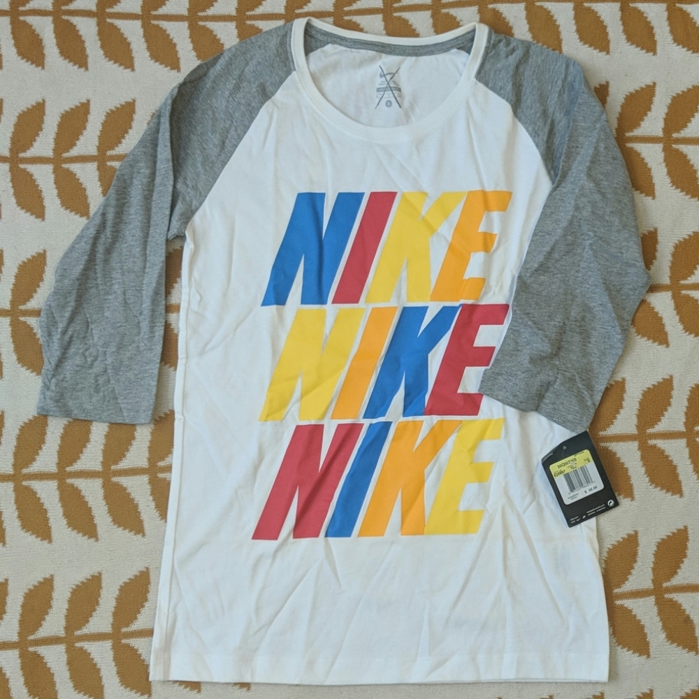 NWT Nike 3/4 sleeve white&grey shirt